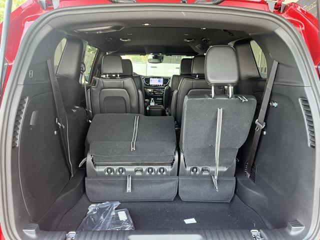 Photo of 2025 Red Hot Pearlcoat Chrysler Pacifica