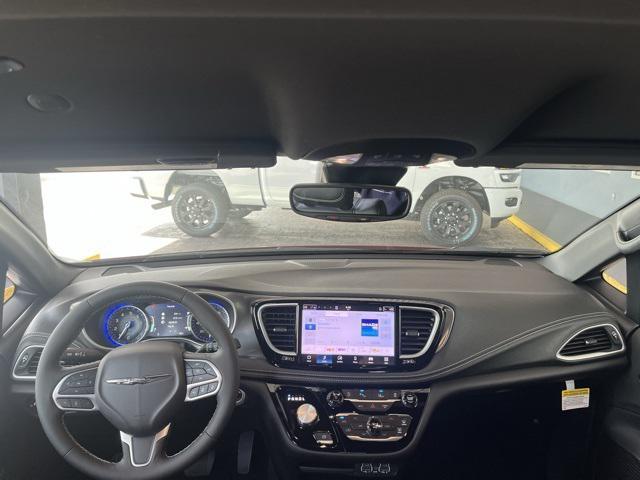 Photo of 2025 Red Hot Pearlcoat Chrysler Pacifica