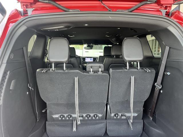 Photo of 2025 Red Hot Pearlcoat Chrysler Pacifica