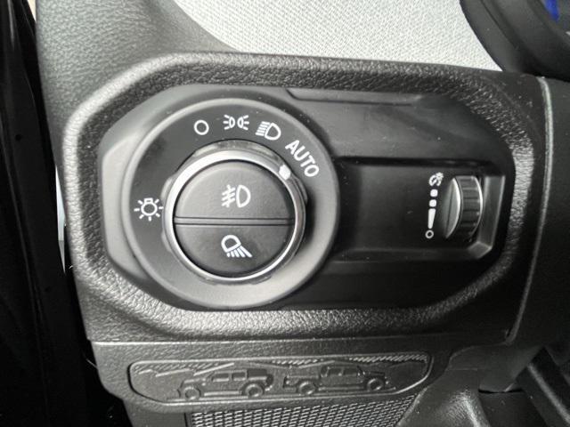 Photo of 2025 Black Clearcoat Jeep Gladiator