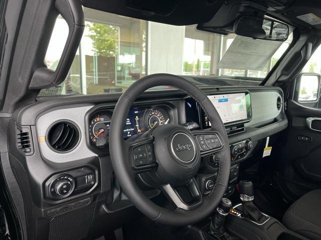 Photo of 2025 Black Clearcoat Jeep Gladiator