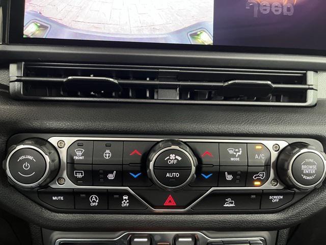 Photo of 2025 Black Clearcoat Jeep Gladiator