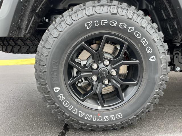 Photo of 2025 Black Clearcoat Jeep Gladiator