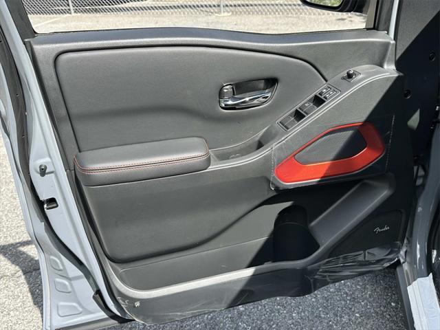 Photo of 2025 Gray Nissan Frontier