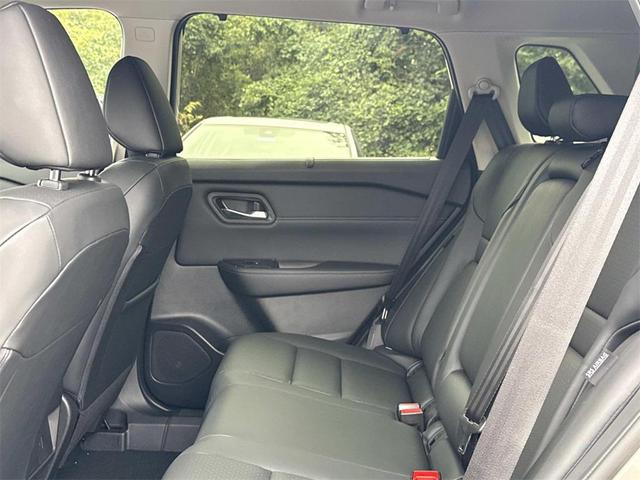 Photo of 2026 Silver Metallic Nissan Rogue