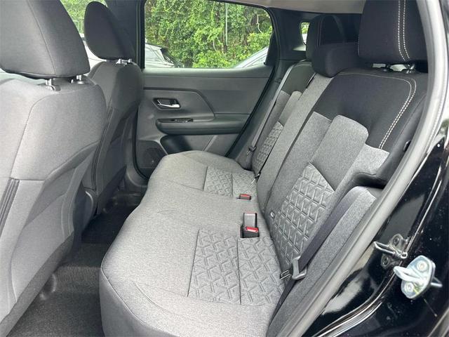 Photo of 2025 Super Black Nissan Kicks