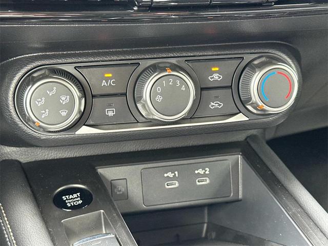 Photo of 2025 Super Black Nissan Kicks