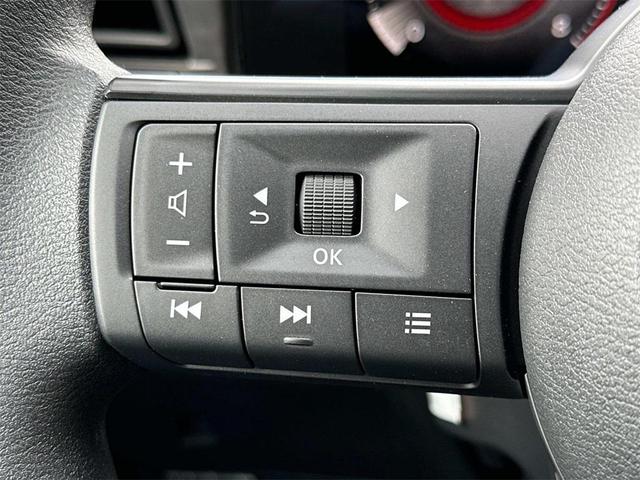 Photo of 2025 Super Black Nissan Kicks