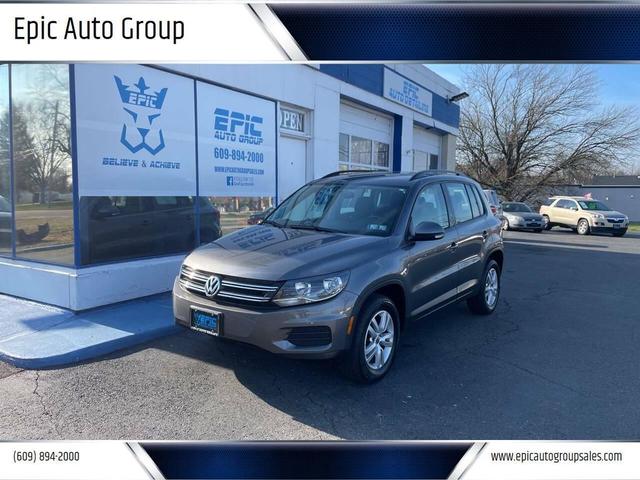 Photo of 2015 Pepper Gray Metallic Volkswagen Tiguan