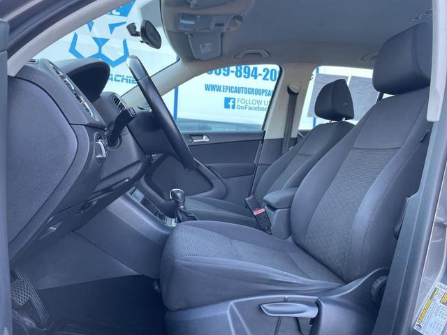 Photo of 2015 Pepper Gray Metallic Volkswagen Tiguan