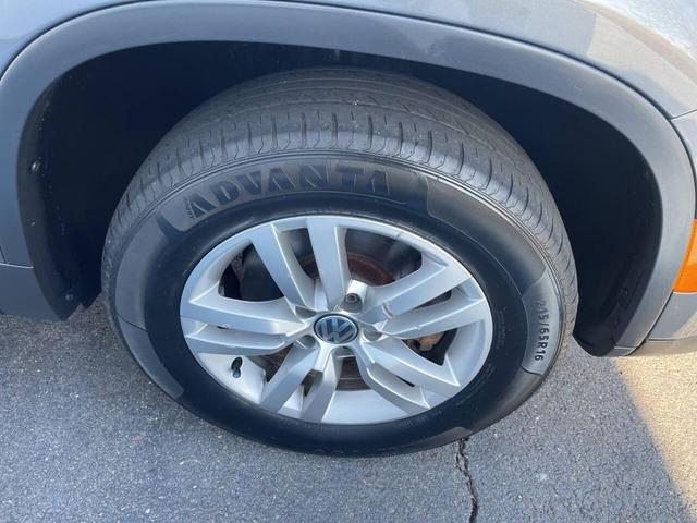 Photo of 2015 Pepper Gray Metallic Volkswagen Tiguan
