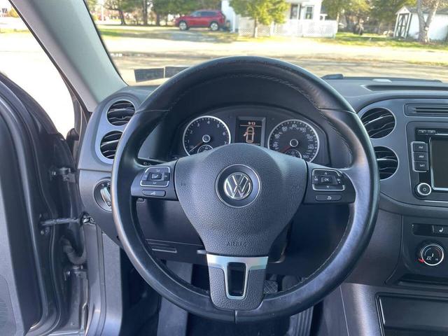 Photo of 2015 Pepper Gray Metallic Volkswagen Tiguan