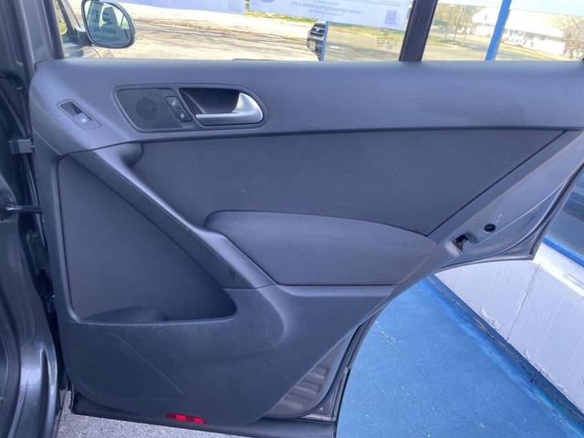Photo of 2015 Pepper Gray Metallic Volkswagen Tiguan