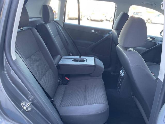 Photo of 2015 Pepper Gray Metallic Volkswagen Tiguan