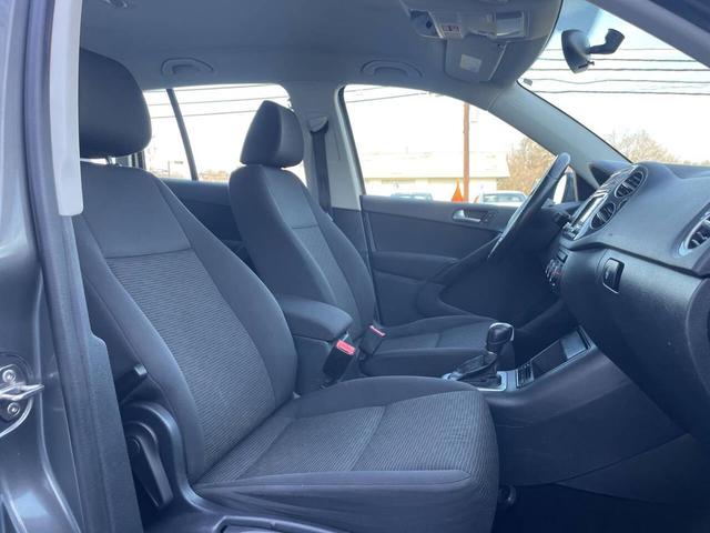 Photo of 2015 Pepper Gray Metallic Volkswagen Tiguan