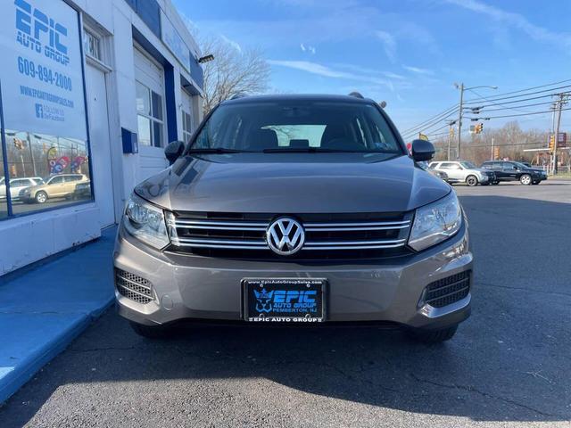 Photo of 2015 Pepper Gray Metallic Volkswagen Tiguan
