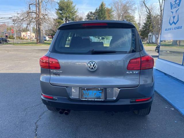 Photo of 2015 Pepper Gray Metallic Volkswagen Tiguan
