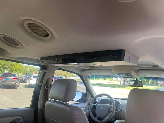 Photo of 2007 Dark Cherry Clearcoat Metallic Ford Explorer