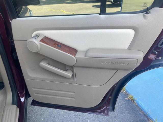 Photo of 2007 Dark Cherry Clearcoat Metallic Ford Explorer