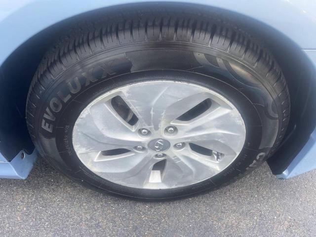 Photo of 2013 Blue Sky Metallic Hyundai SONATA Hybrid