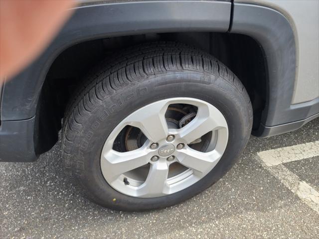 Photo of 2019 Billet Silver Metallic Clearcoat Jeep Compass