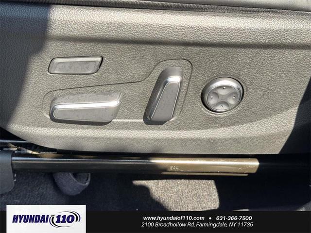 Photo of 2022 Shimmering Silver Hyundai SANTA FE