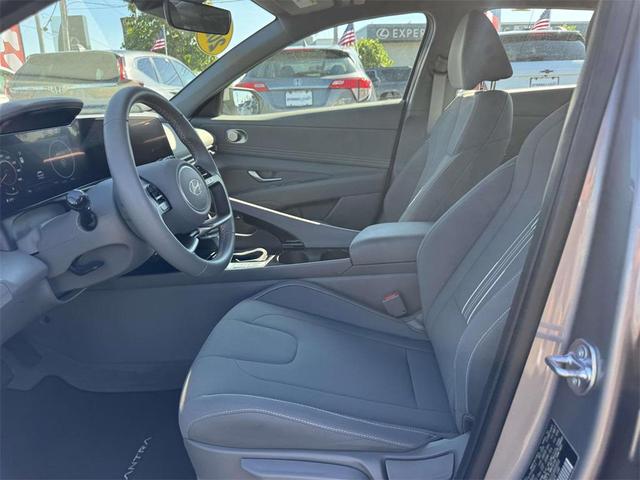 Photo of 2025 Fluid Metal Hyundai ELANTRA