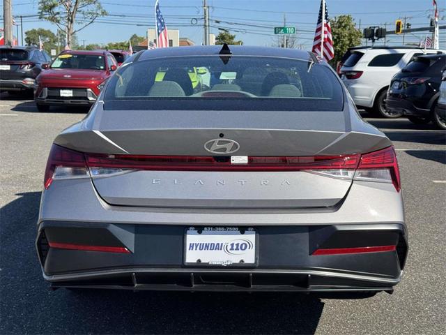 Photo of 2025 Fluid Metal Hyundai ELANTRA