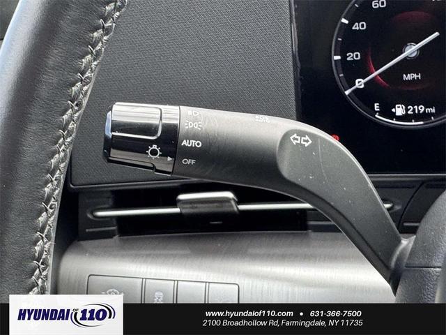 Photo of 2025 Atlas White Hyundai KONA