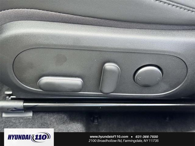 Photo of 2025 Atlas White Hyundai KONA