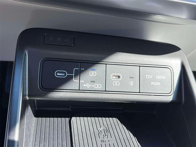 Photo of 2025 Abyss Black Pearl Hyundai KONA