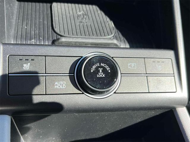 Photo of 2025 Abyss Black Pearl Hyundai KONA