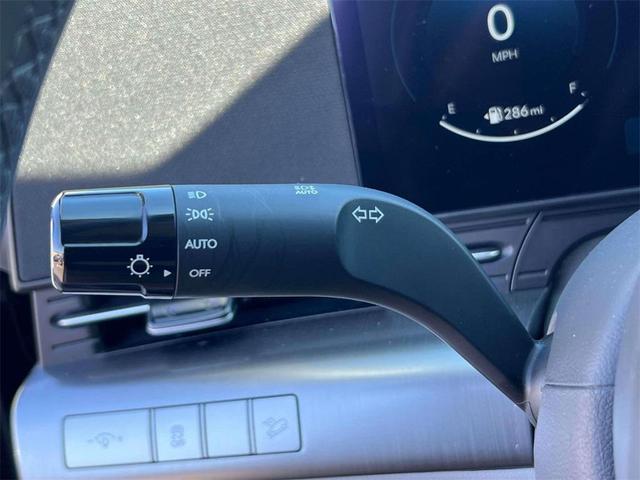 Photo of 2025 Abyss Black Pearl Hyundai KONA