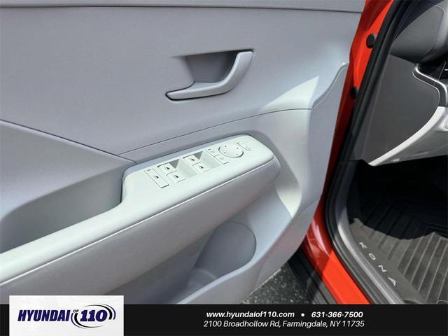 Photo of 2025 Soultronic Orange Pearl Hyundai KONA