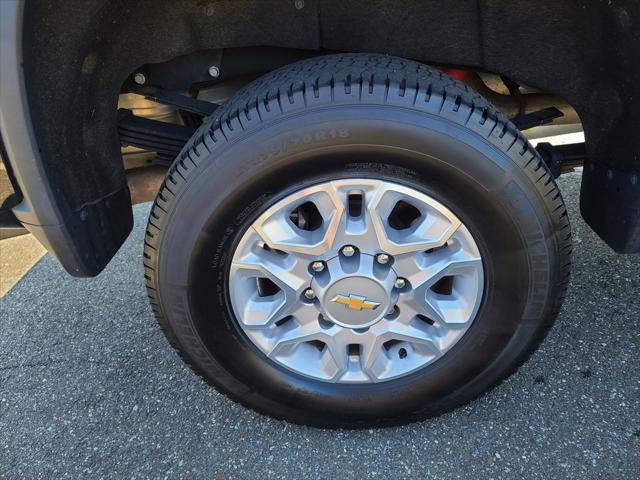 Photo of 2021 Black Chevrolet Silverado 3500