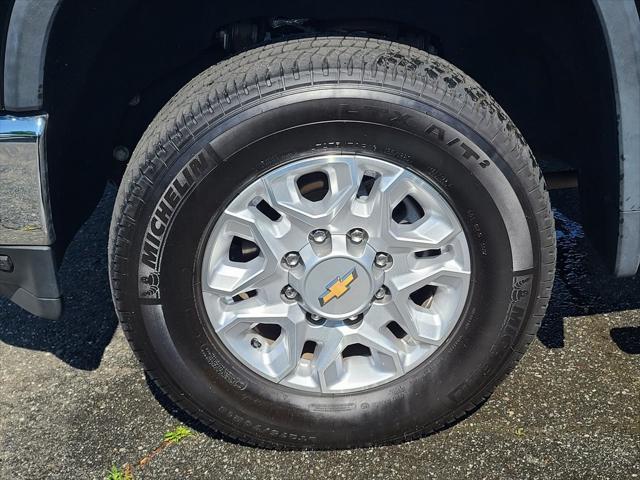 Photo of 2021 Black Chevrolet Silverado 3500