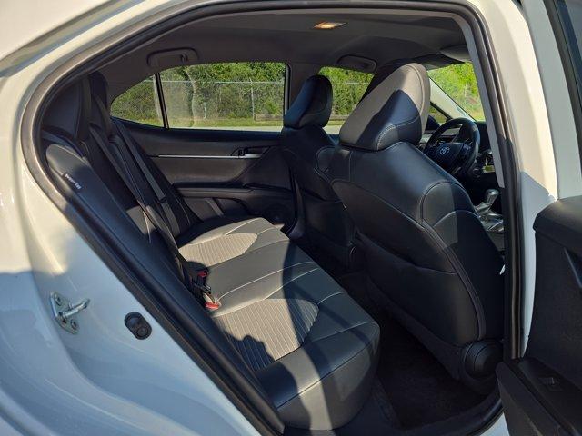 Photo of 2021 Super White Toyota Camry