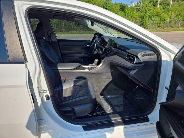 Photo of 2021 Super White Toyota Camry