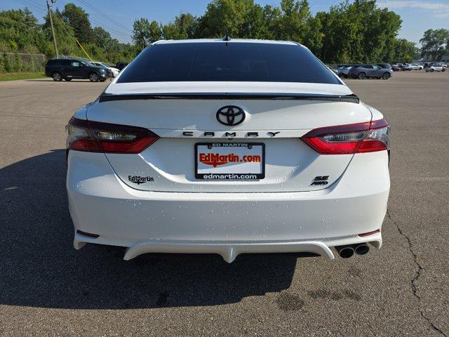 Photo of 2021 Super White Toyota Camry