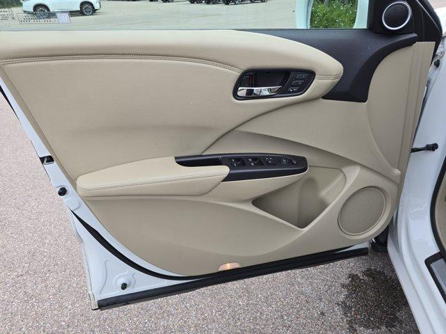 Photo of 2015 White Diamond Pearl Acura RDX