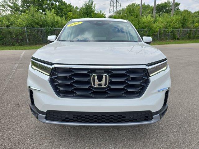Photo of 2025 Platinum White Pearl Honda Pilot