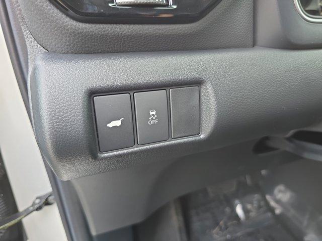 Photo of 2025 Platinum White Pearl Honda Pilot