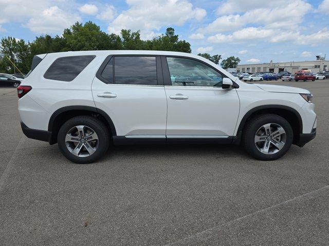Photo of 2025 Platinum White Pearl Honda Pilot