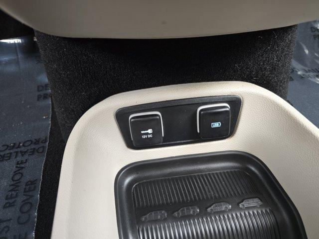 Photo of 2017 Jazz Blue Pearlcoat Chrysler Pacifica