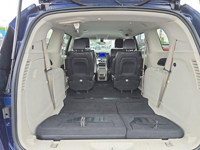 Photo of 2017 Jazz Blue Pearlcoat Chrysler Pacifica