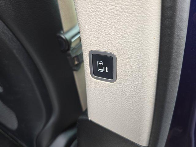 Photo of 2017 Jazz Blue Pearlcoat Chrysler Pacifica