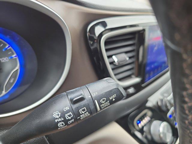 Photo of 2017 Jazz Blue Pearlcoat Chrysler Pacifica