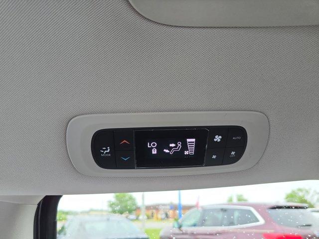 Photo of 2017 Jazz Blue Pearlcoat Chrysler Pacifica