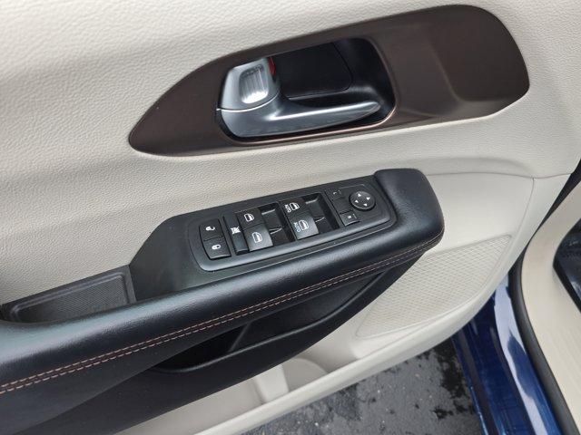 Photo of 2017 Jazz Blue Pearlcoat Chrysler Pacifica