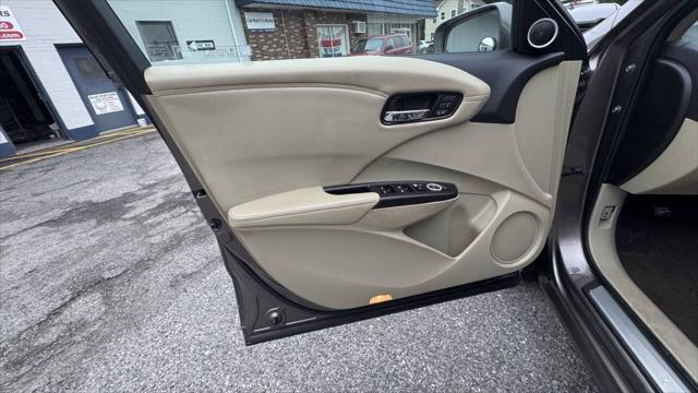 Photo of 2013 Beige Acura RDX